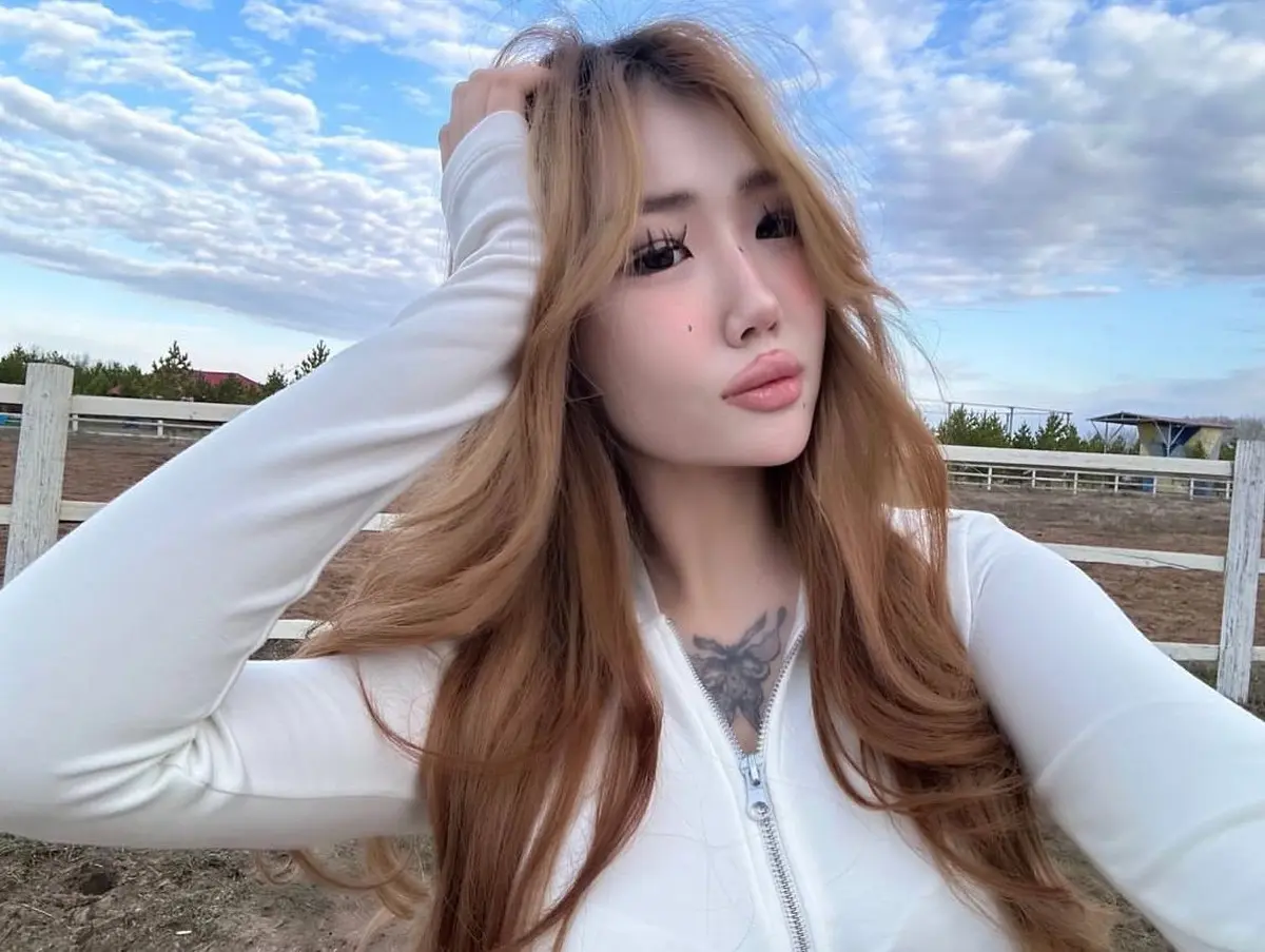 Angela profile in Bangkok